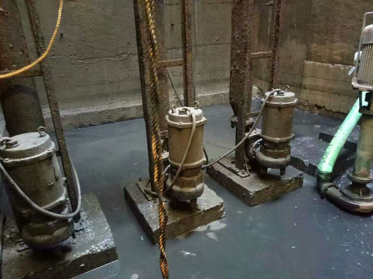 丰泽污水池清理